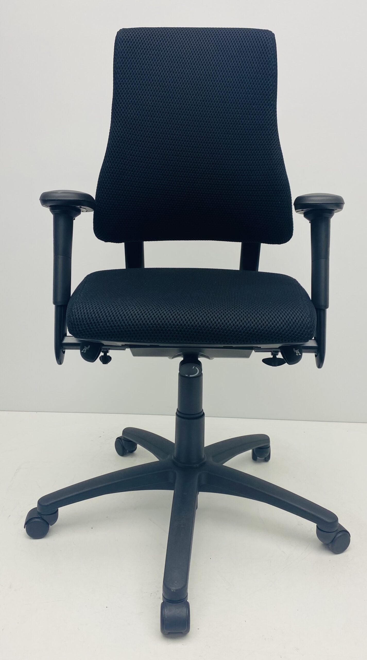 Bureaustoel BMA Axia Pro extra hoge rug zwart nieuwe stof