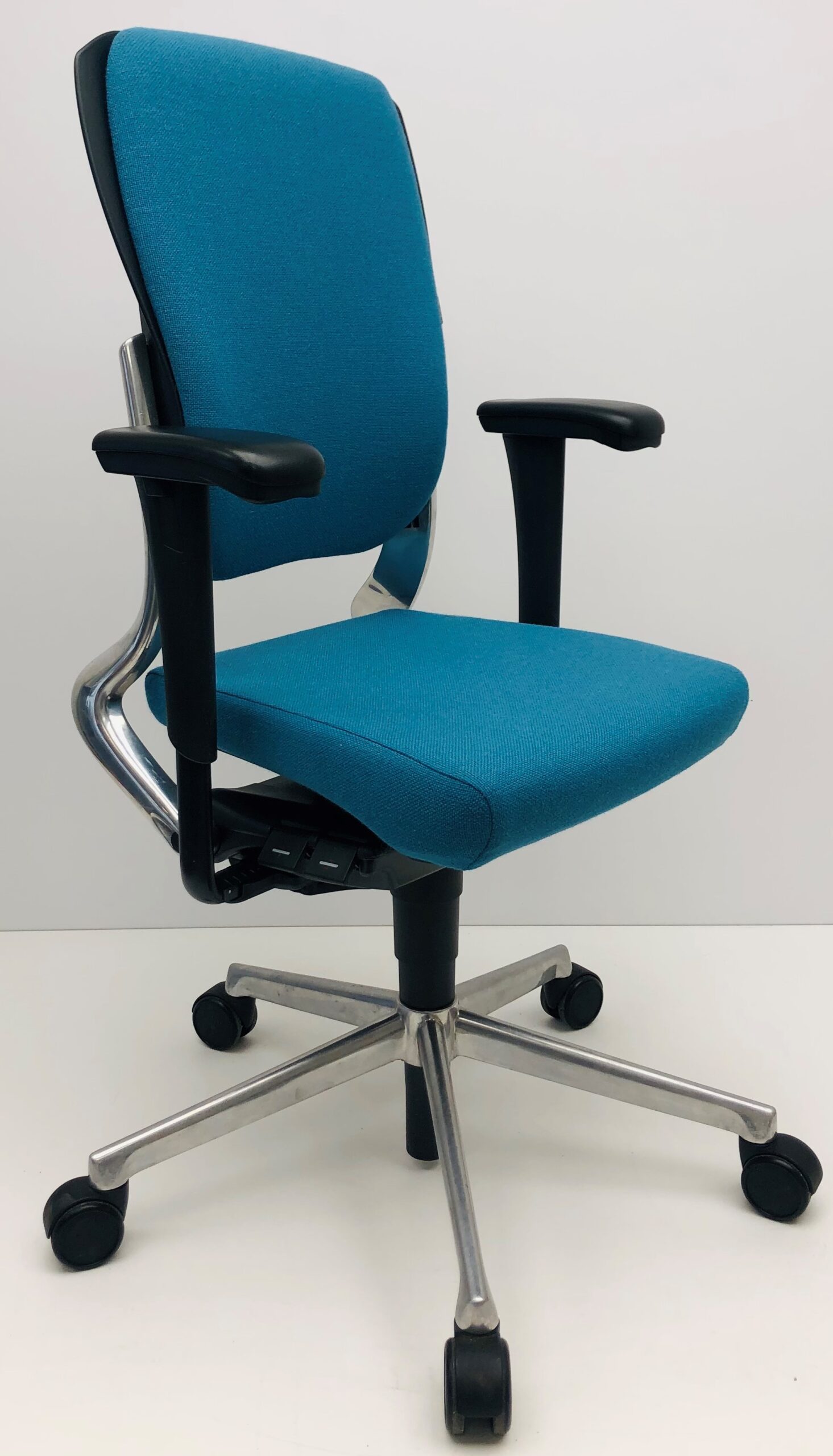 Bureaustoel Ahrend 230 extra hoge rug licht blauw