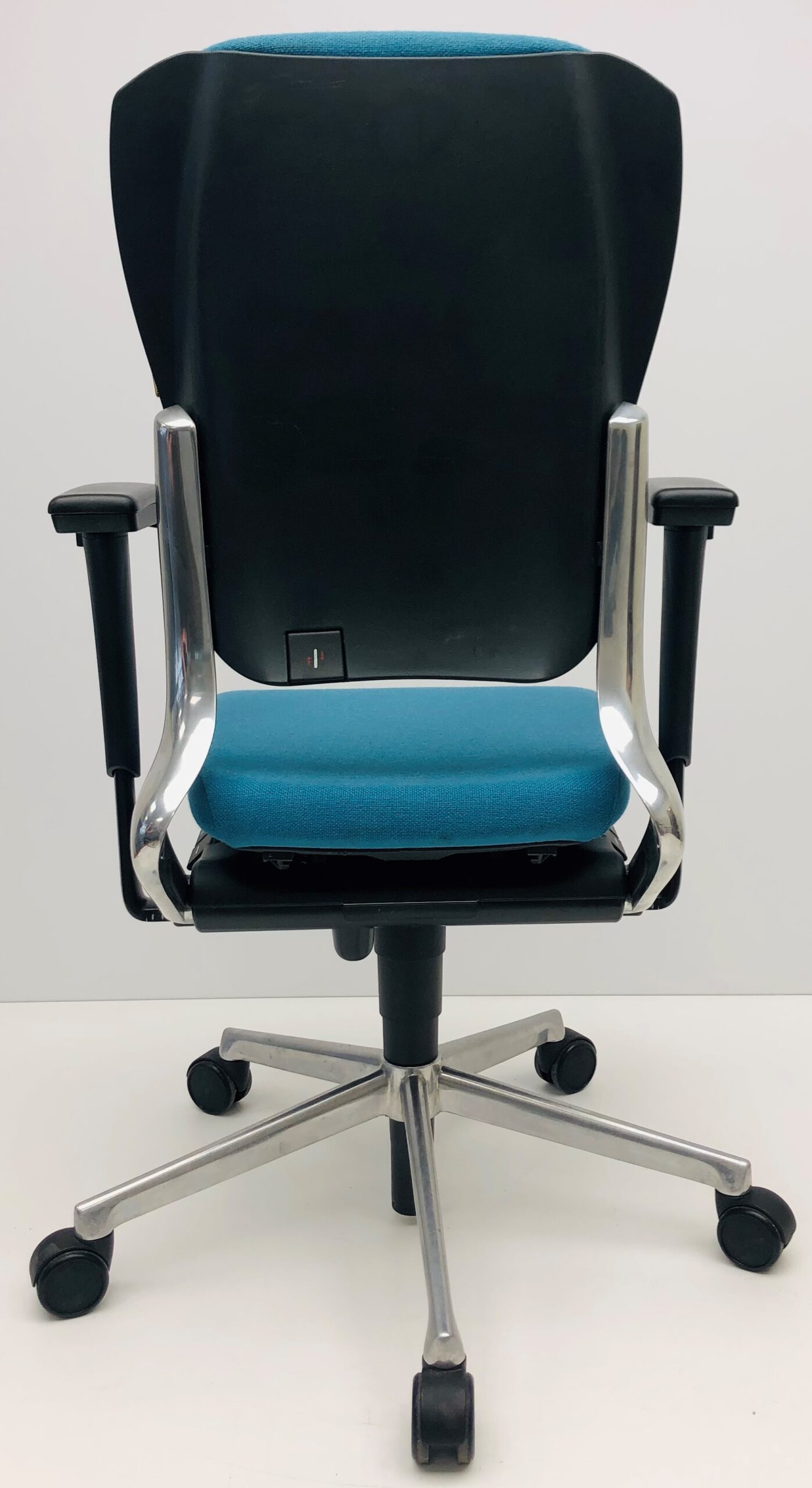 Bureaustoel Ahrend 230 extra hoge rug licht blauw