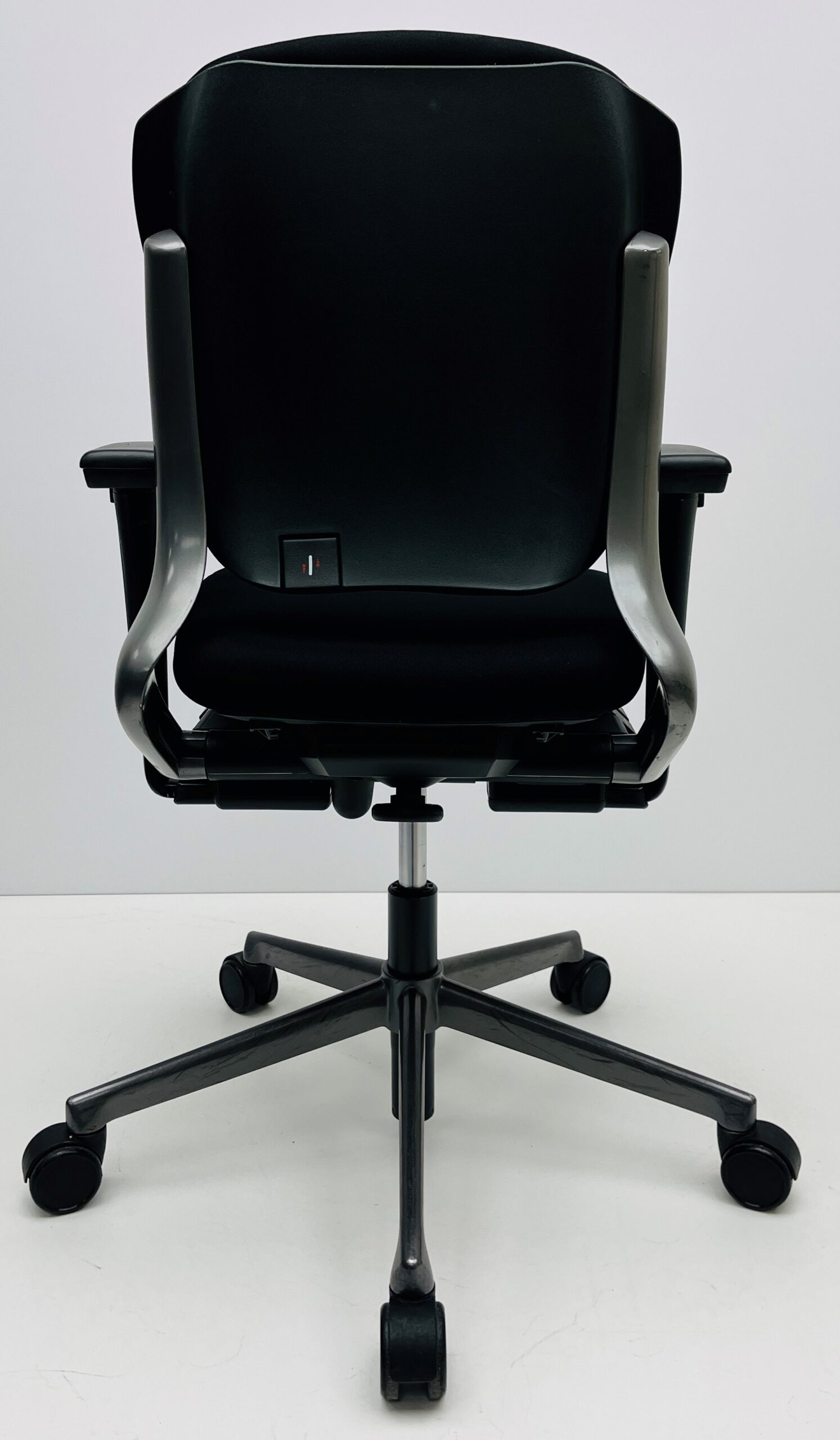 Bureaustoel Ahrend 230 middelhoge rug nieuwe stof zwart