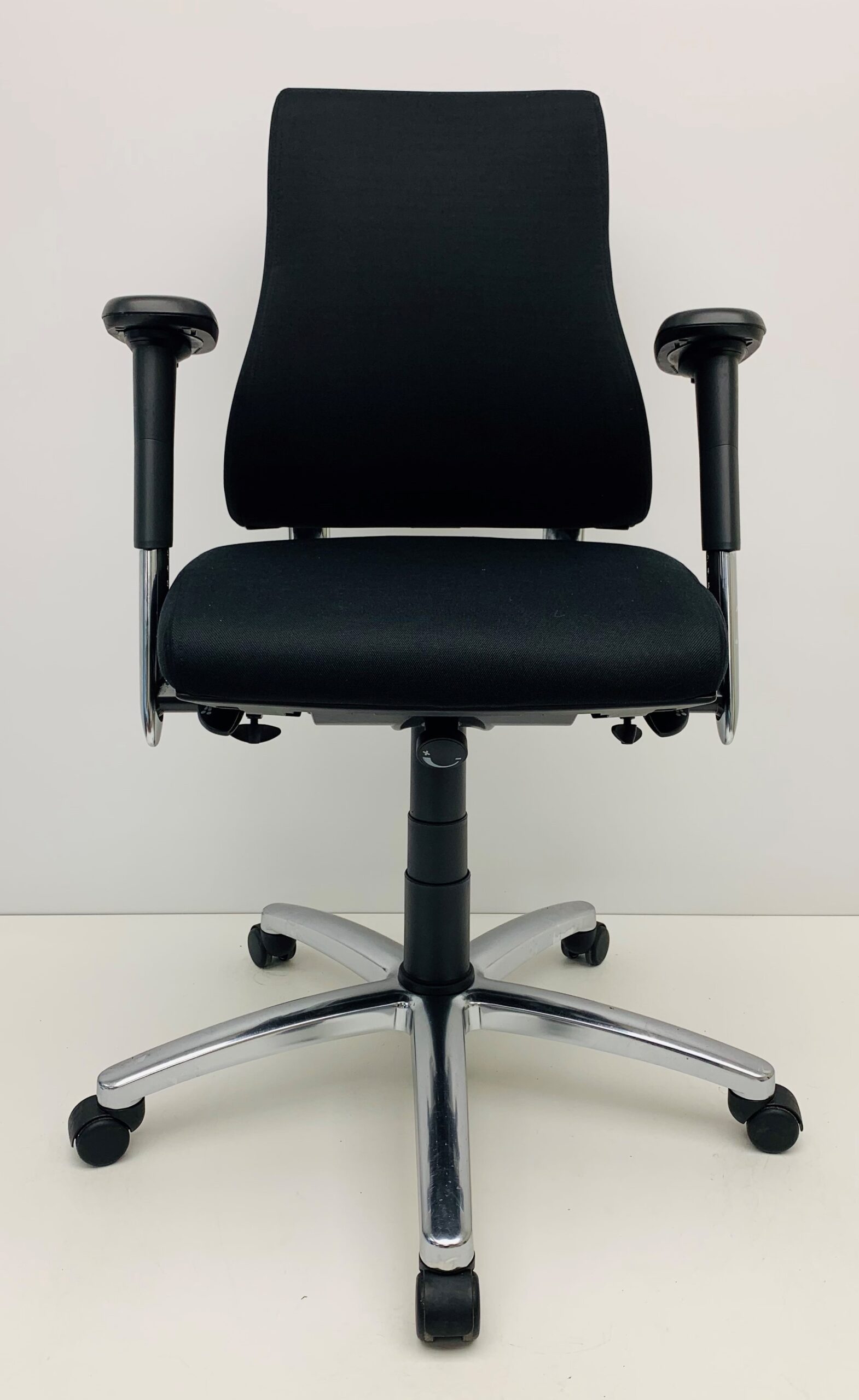 Bureaustoel BMA Axia Pro extra hoge rug zwart nieuwe stof