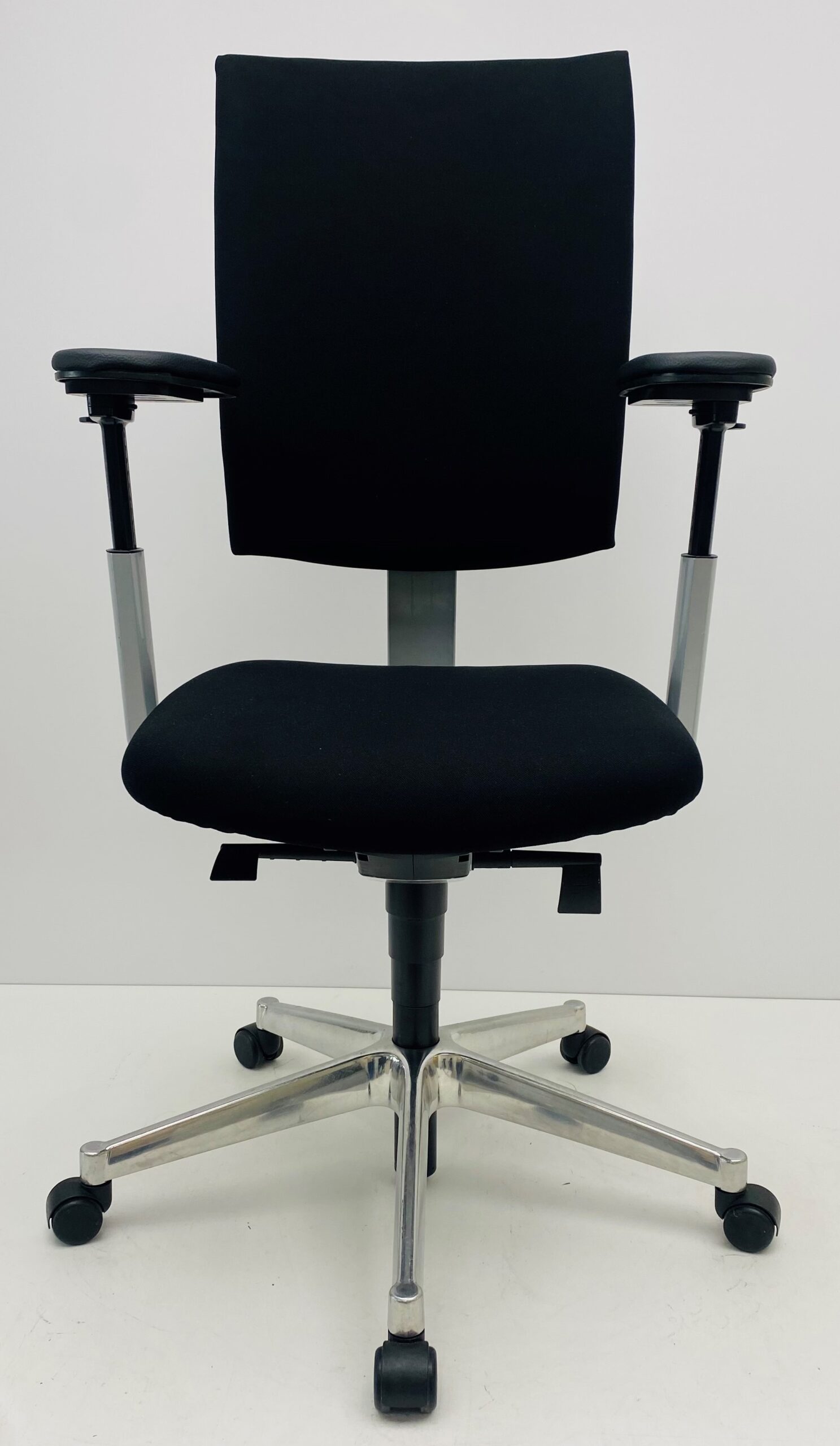 Bureaustoel Klöber Aspa zwart nieuwe stof