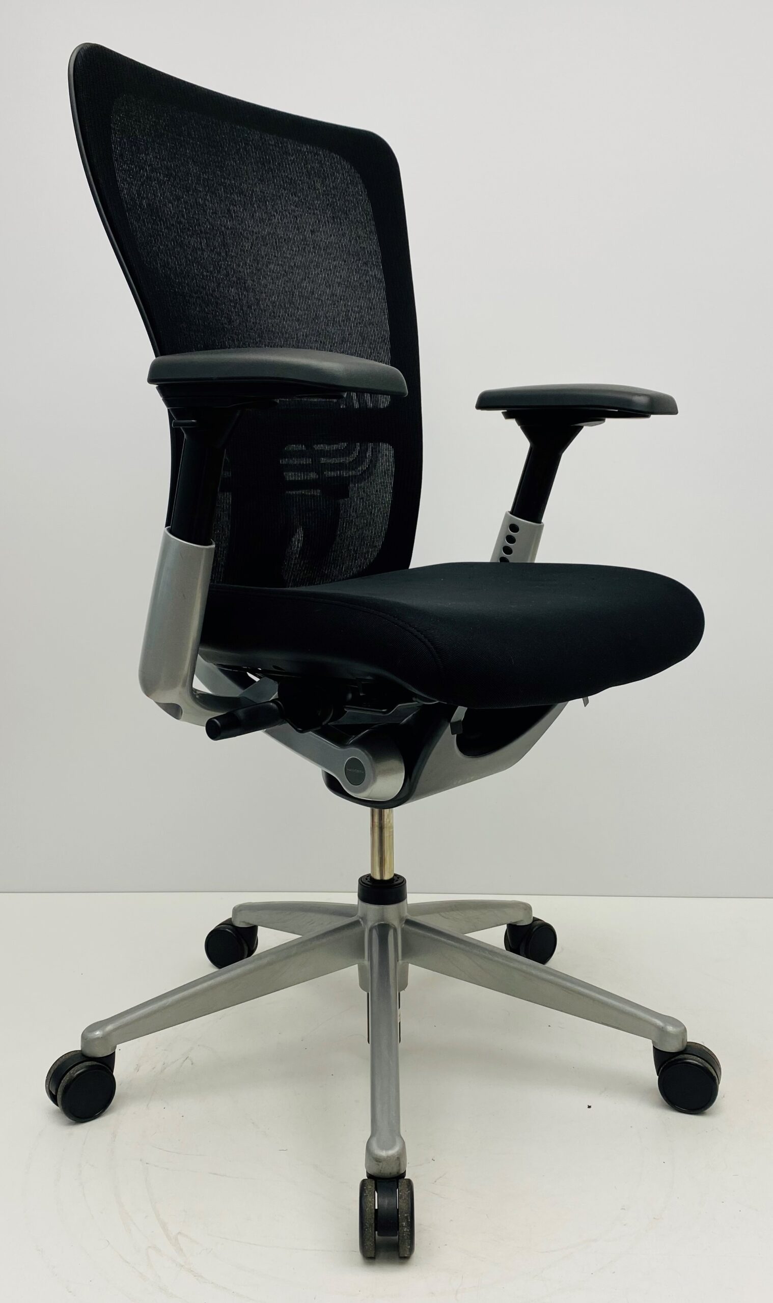 Bureaustoel Comforto 89 zwart nieuwe stof