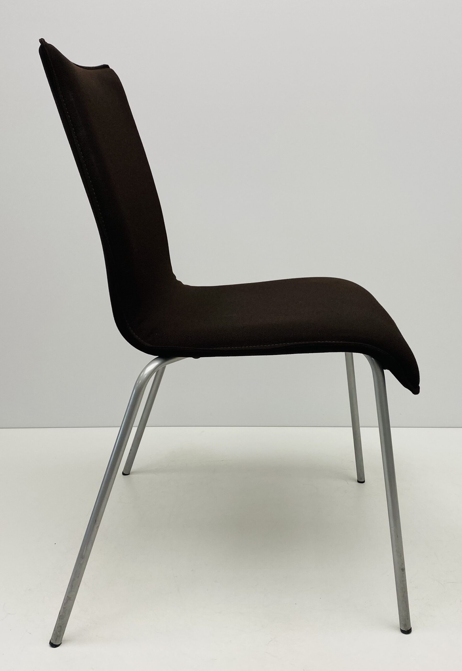 Vergaderstoel Benjo bruin