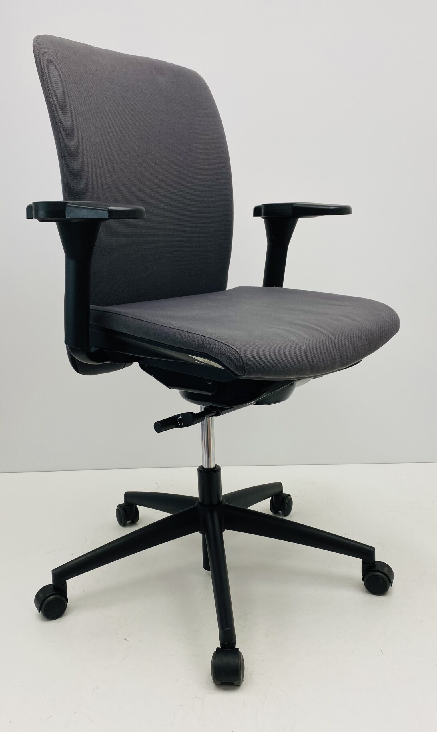 Bureaustoel Konig & Neurath antraciet