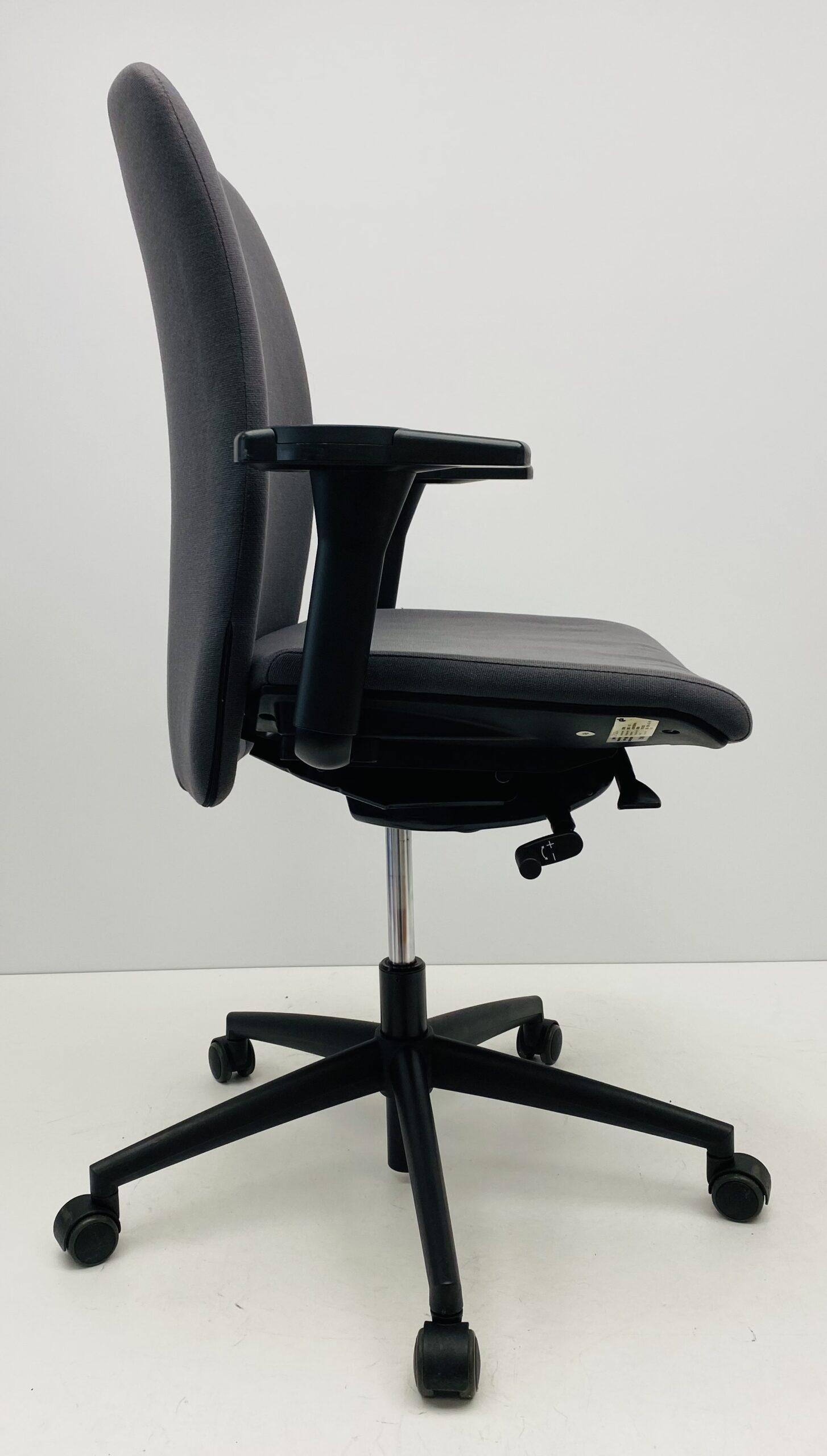 Bureaustoel Konig & Neurath antraciet