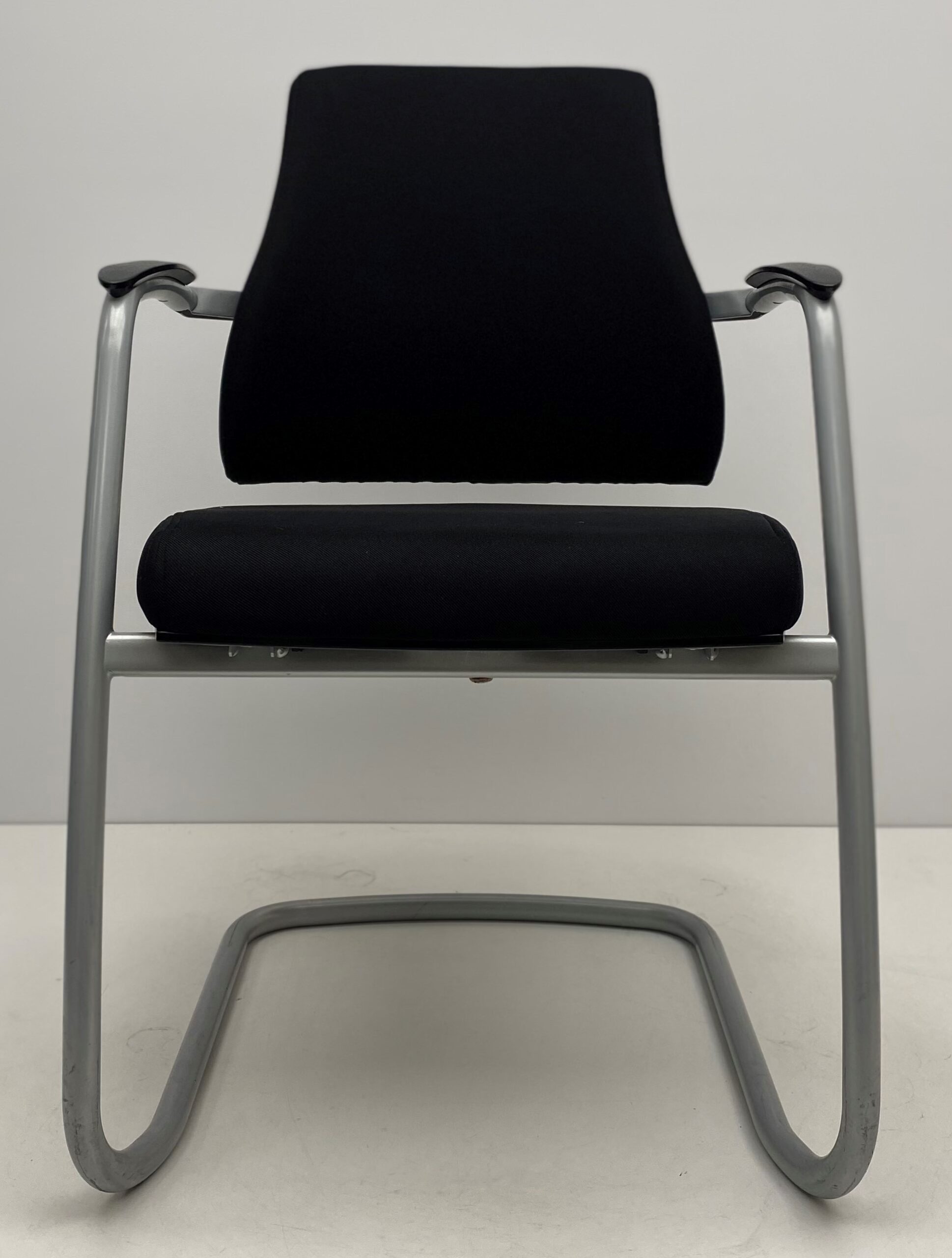 Vergaderstoel BMA Axia zwart nieuwe stof