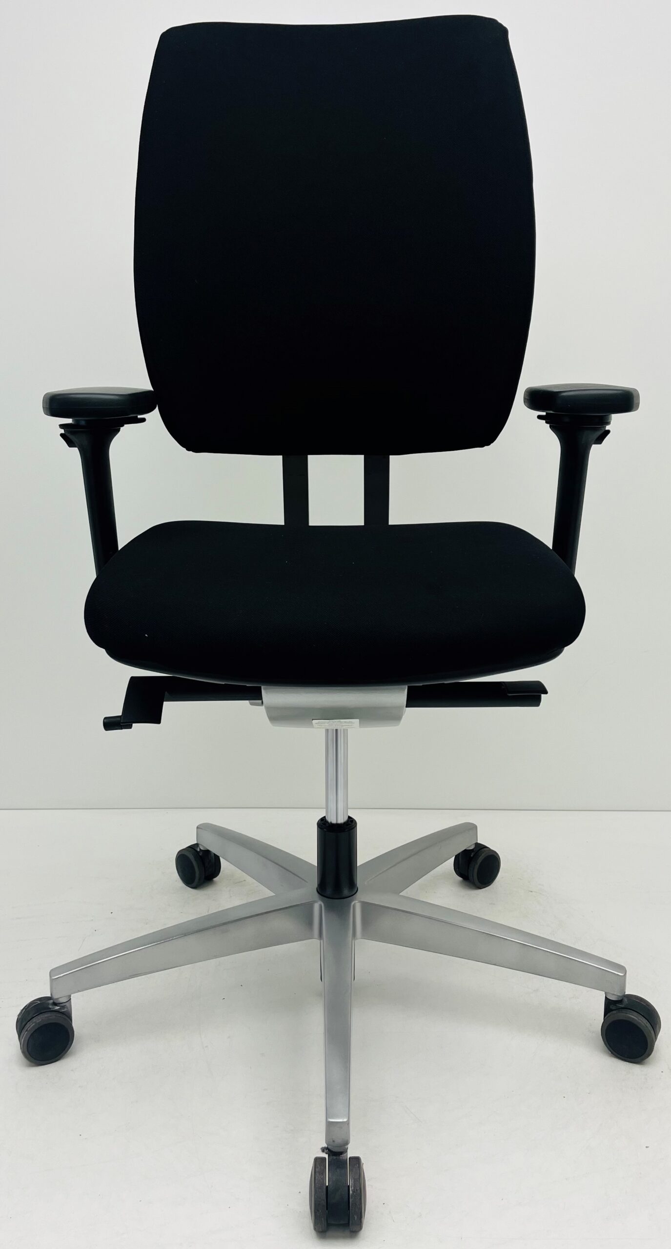 Bureaustoel Viasit Magnum zwart nieuwe stof met lendensteun