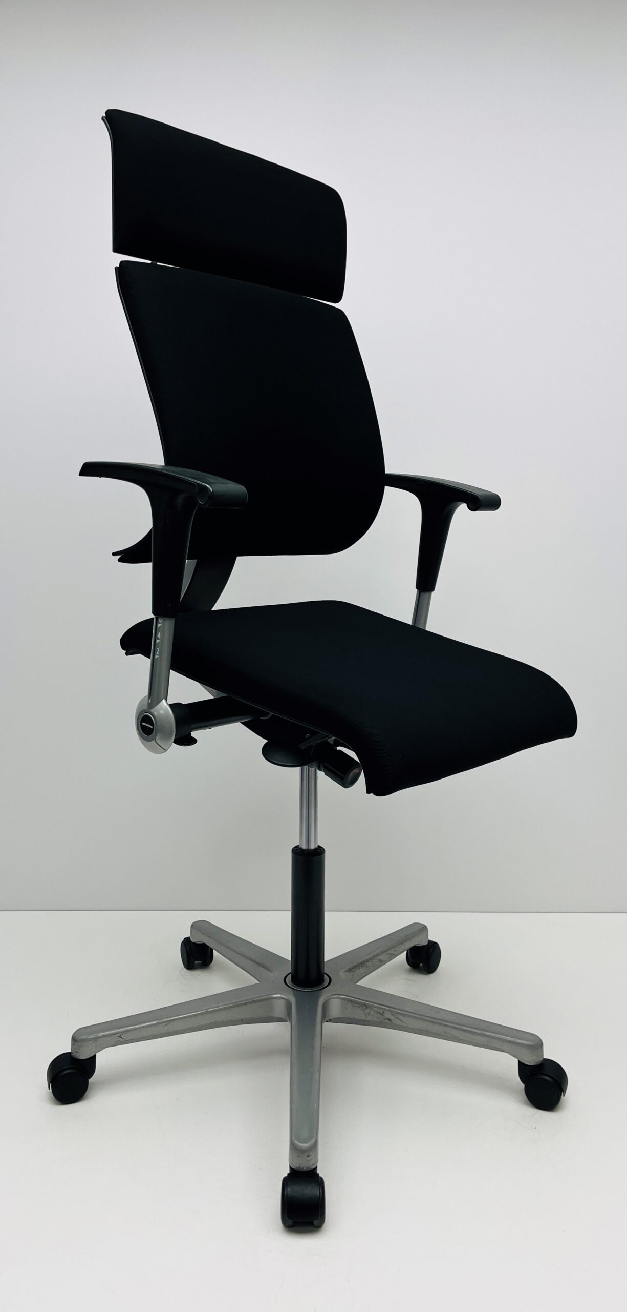 Bureaustoel Ahrend 240 hoofdsteun zwart nieuwe stof