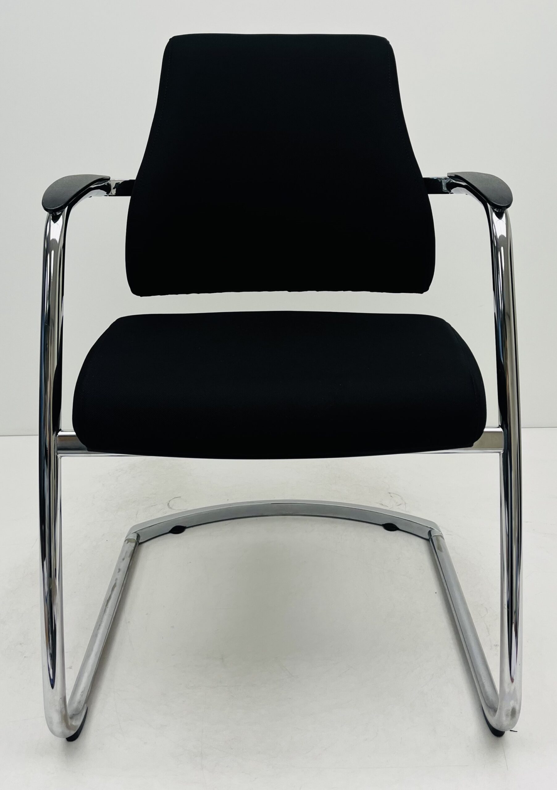 Vergaderstoel BMA Axia zwart nieuwe stof chroom