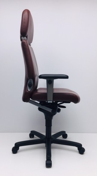 Bureaustoel Comforto 77 met hoofdsteun bruin leder