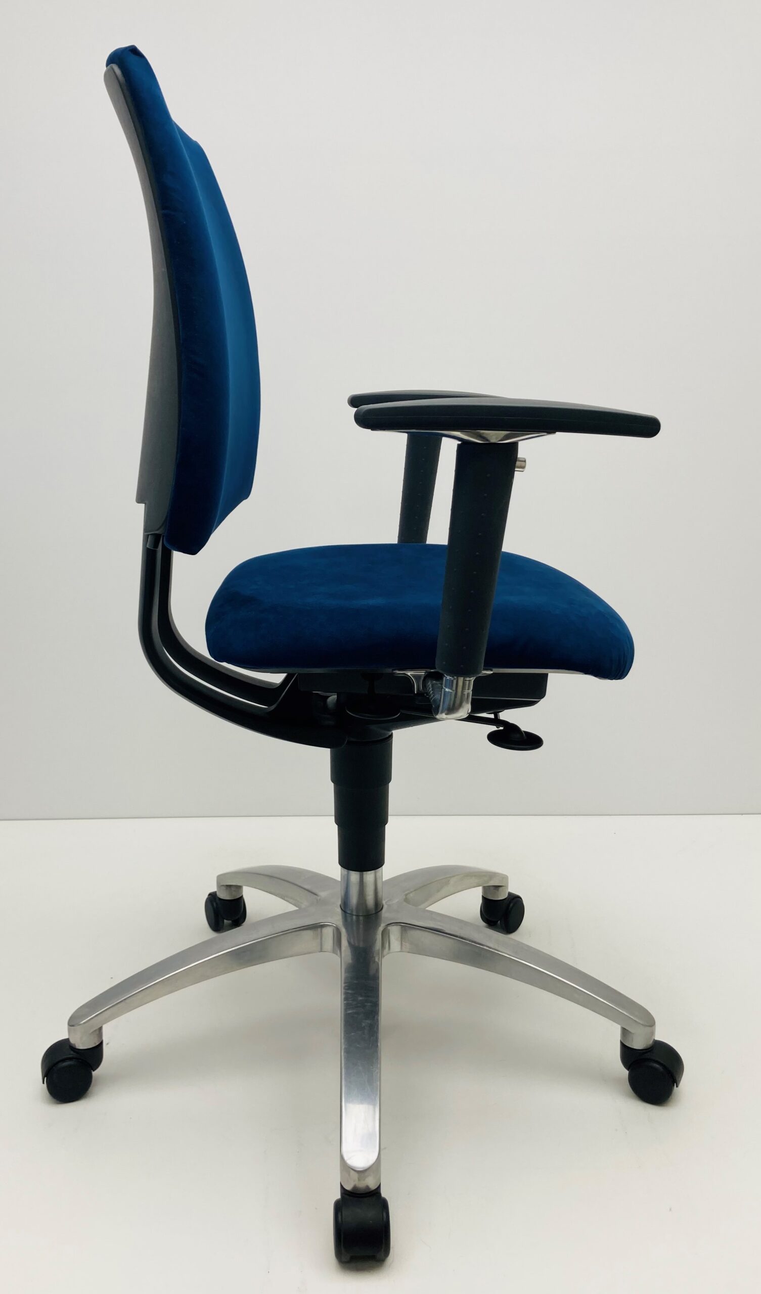 Bureaustoel Drabert Entrada Alcantara nieuwe stof blauw