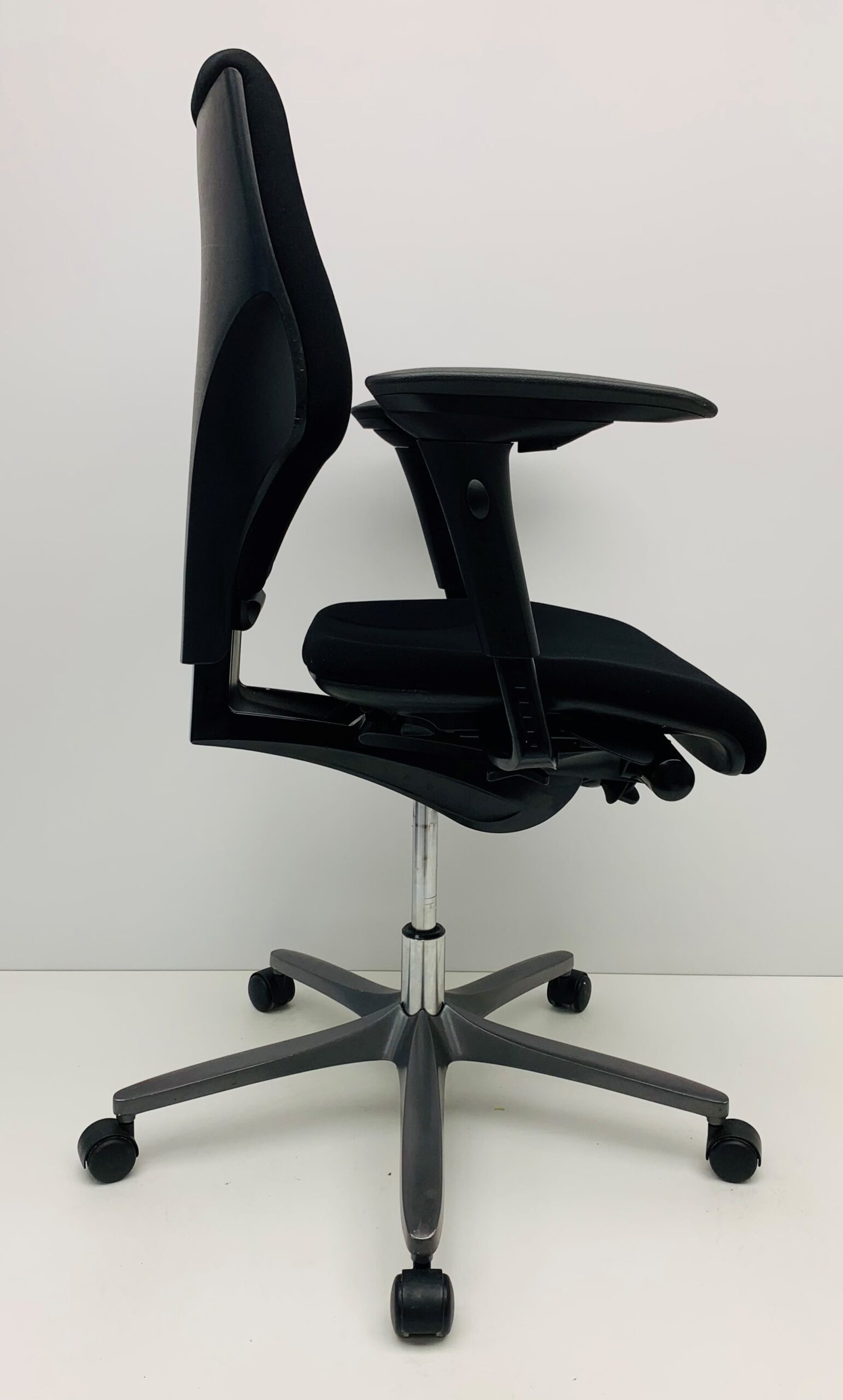 Bureaustoel Giroflex 64 zwart