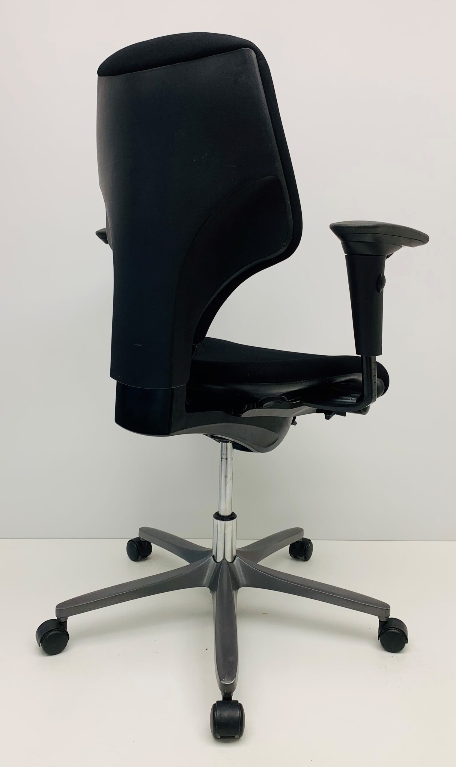 Bureaustoel Giroflex 64 zwart