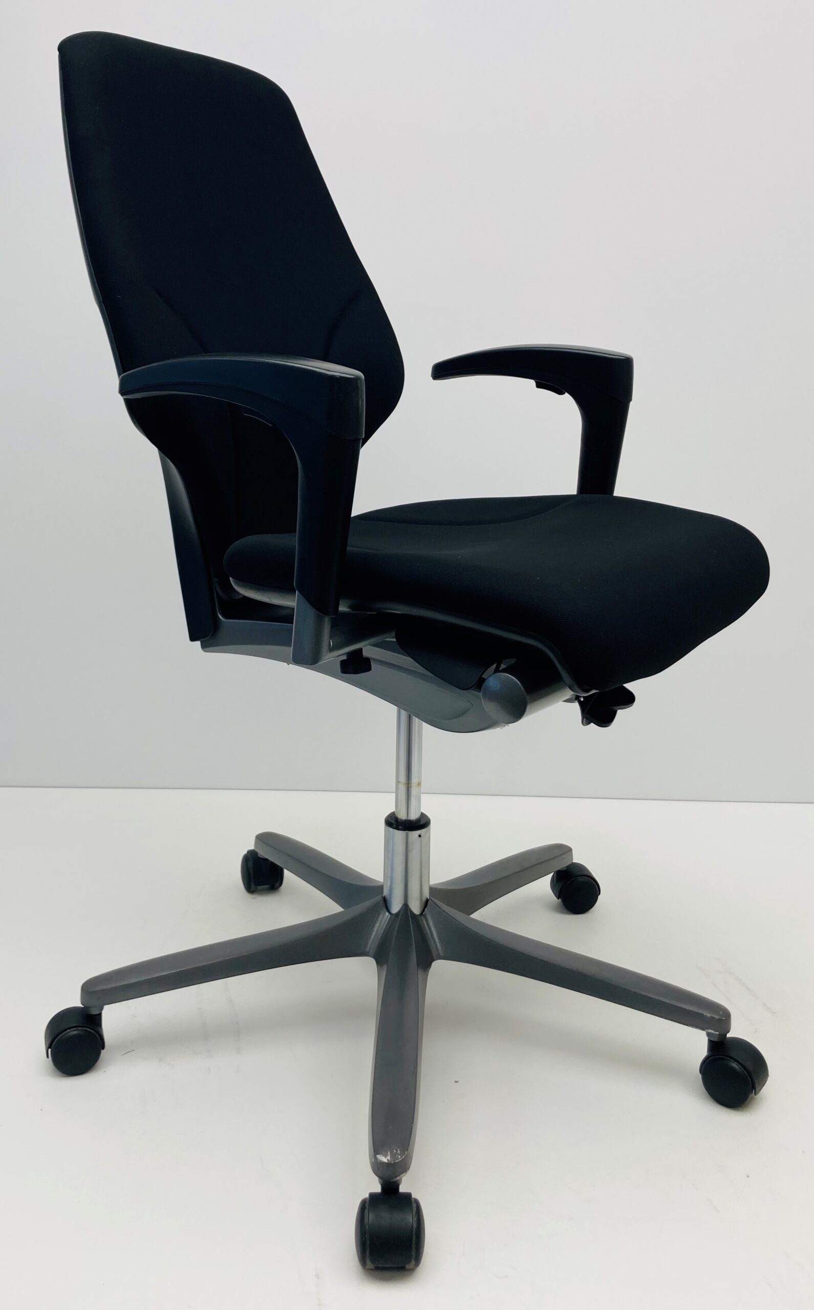 Bureaustoel Giroflex 64 zwart