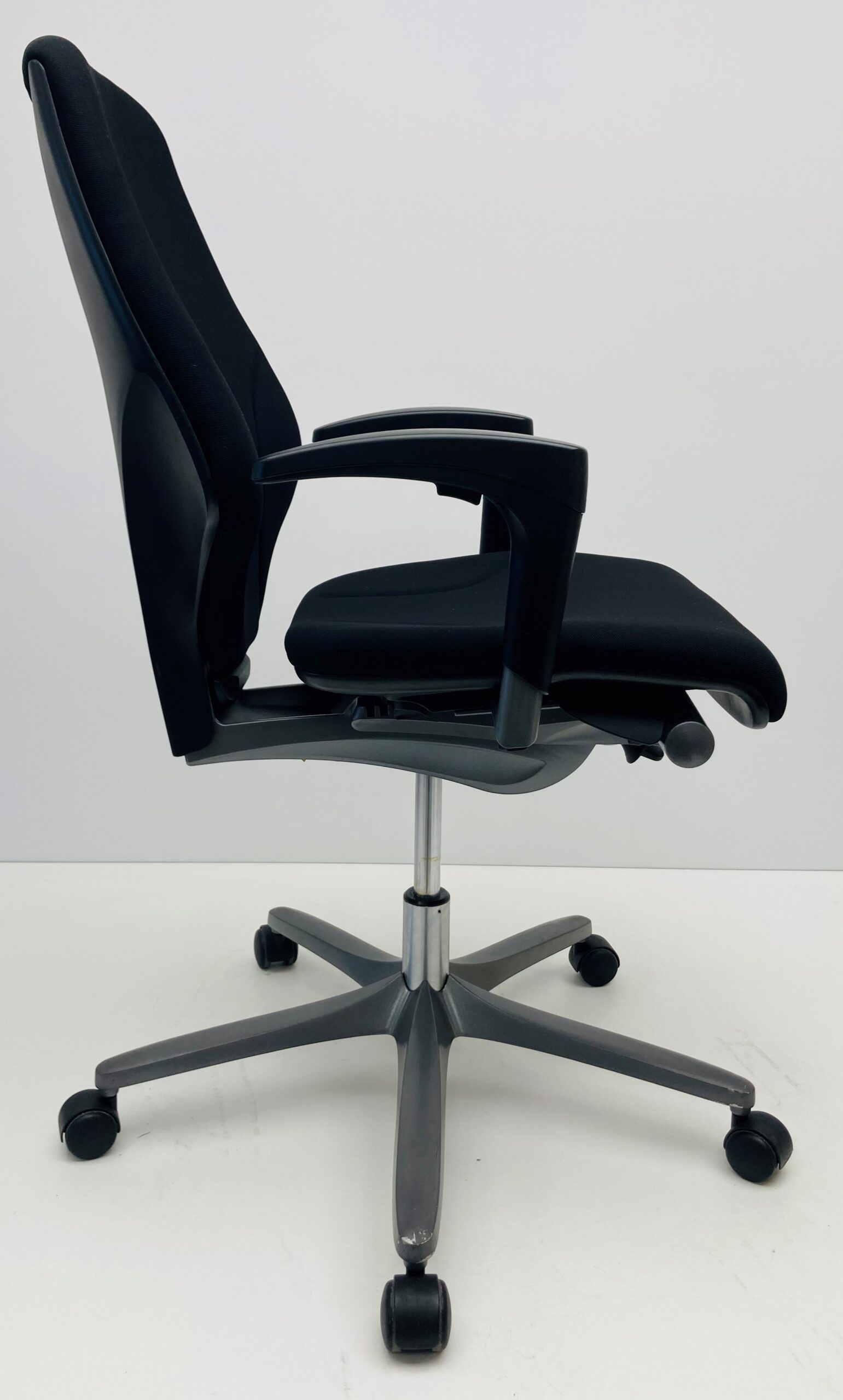 Bureaustoel Giroflex 64 zwart