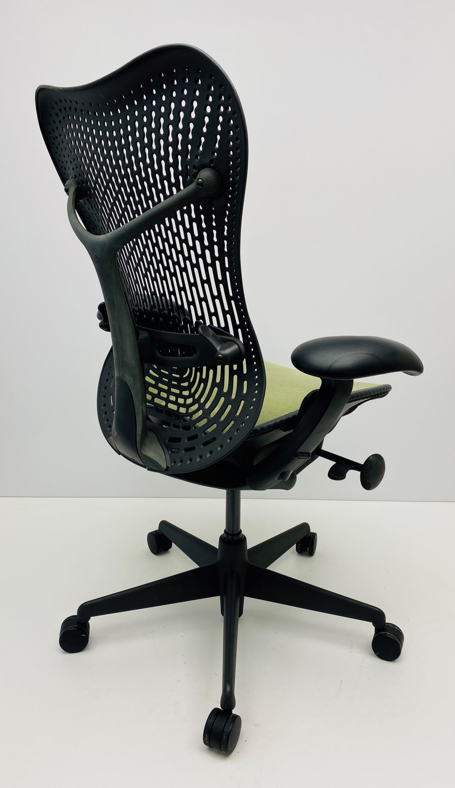 Bureaustoel Herman Miller Mirra geel/grijs