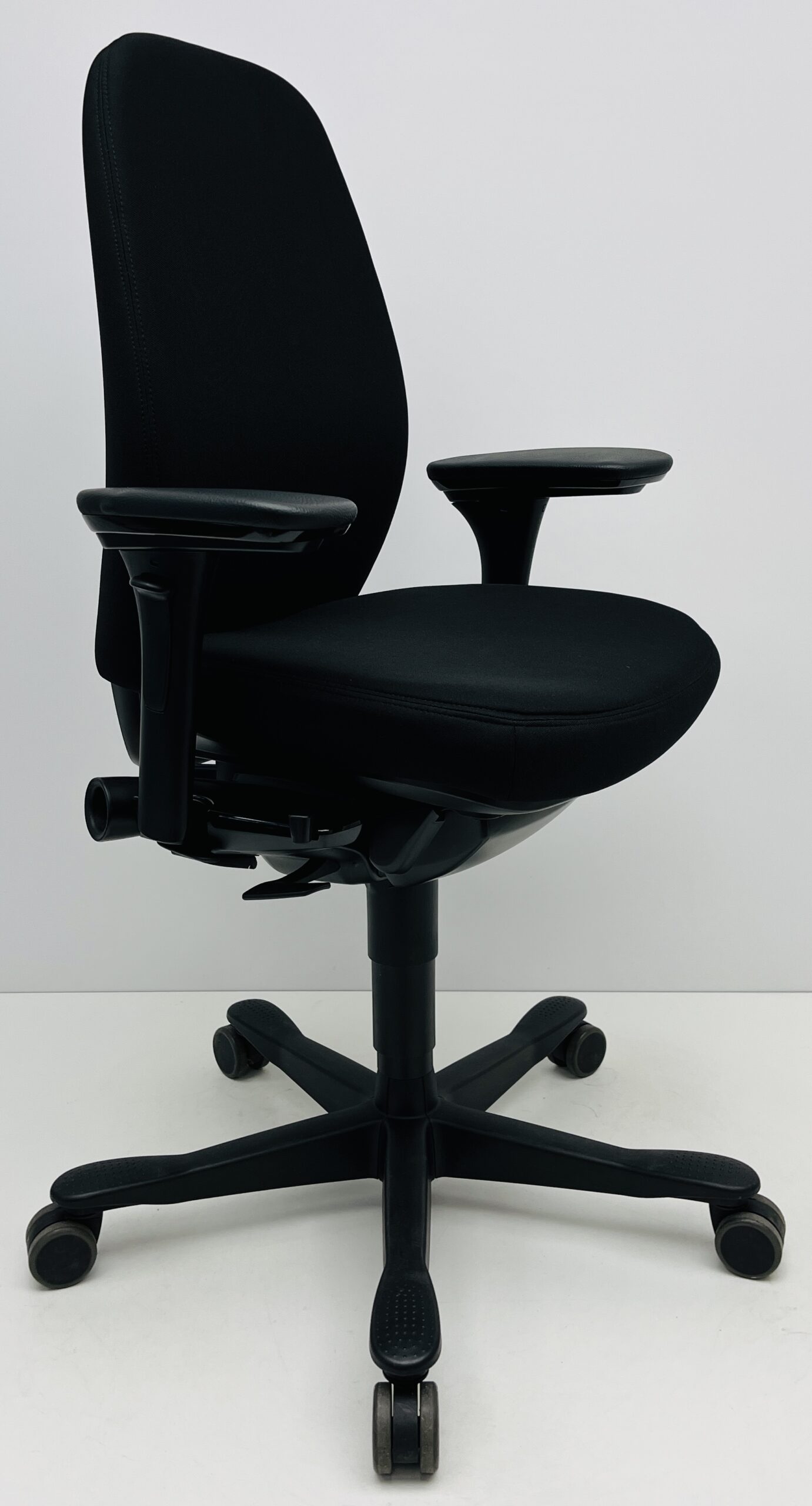 Bureaustoel Kinnarps 9000 zwart nieuwe stof