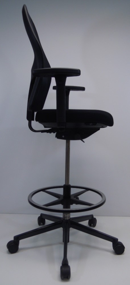 Kassastoel, loketstoel bootstoel Ahrend 160 zwart nieuw stof