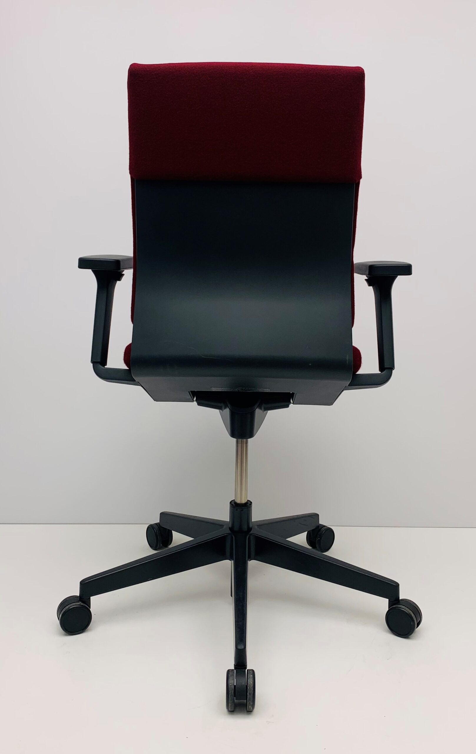 Bureaustoel Wilkhahn NEOS donker rood met armleggers